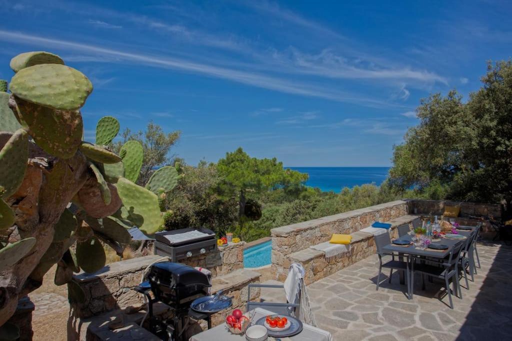 Villa Bodri, Maison En Pierre Avec Vue Et Piscine Chauffee